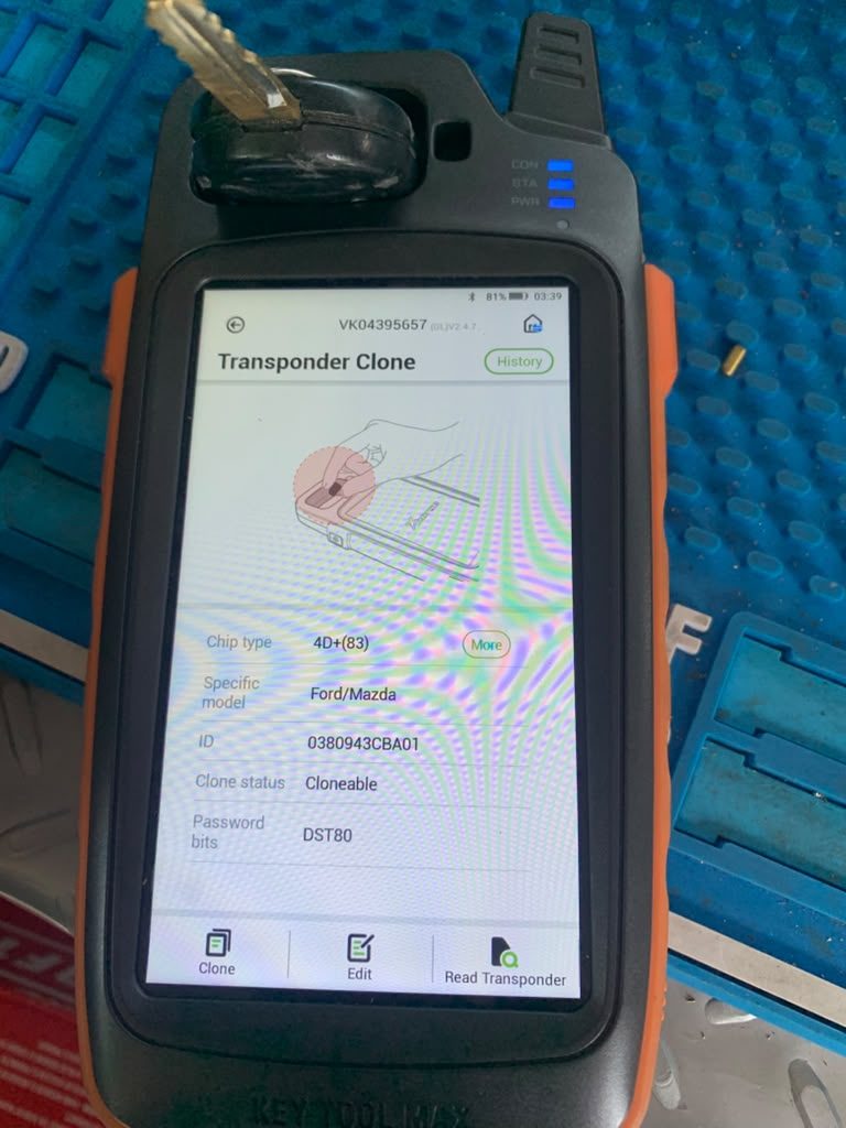Copying a car key at the mobile service van