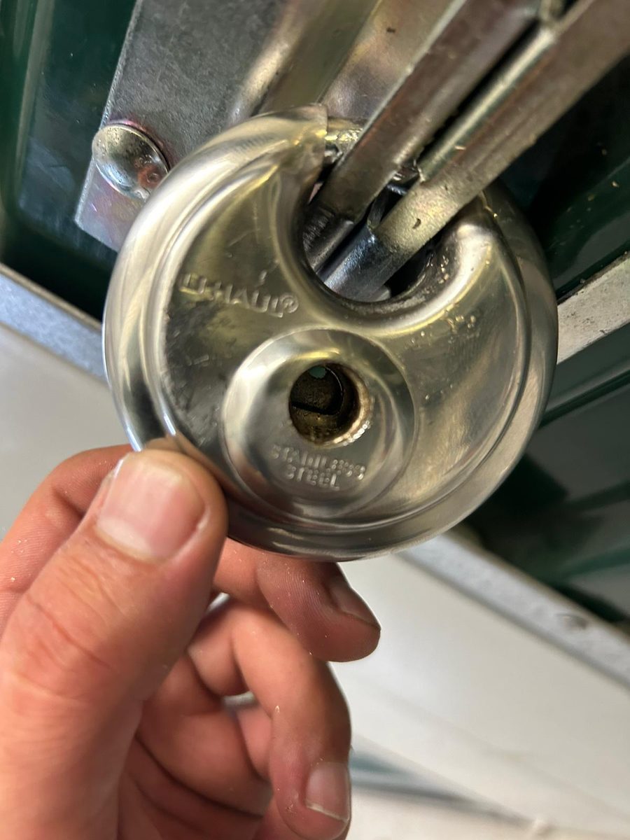 Locksmith at a Jacksonville storage unit lockout